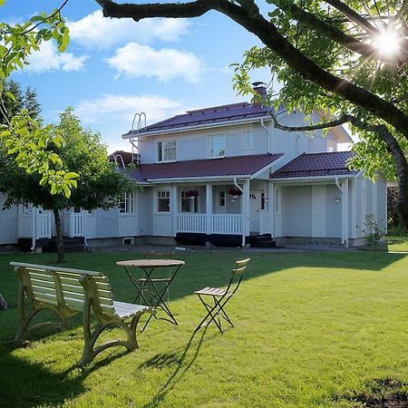 Westbay Inn ヴァーサ エクステリア 写真